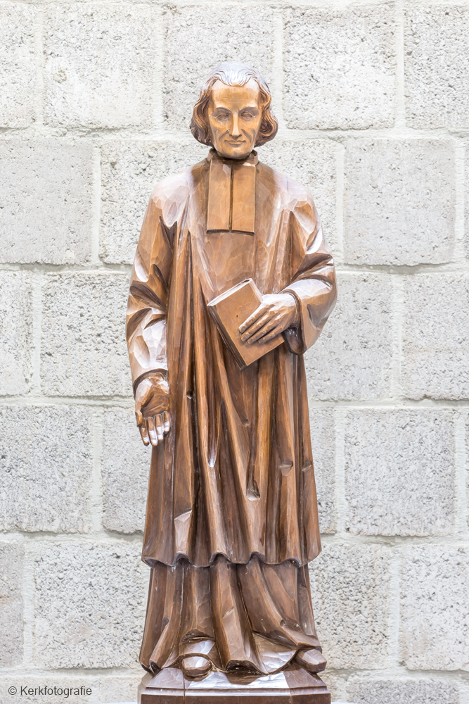 Vertical image pastor